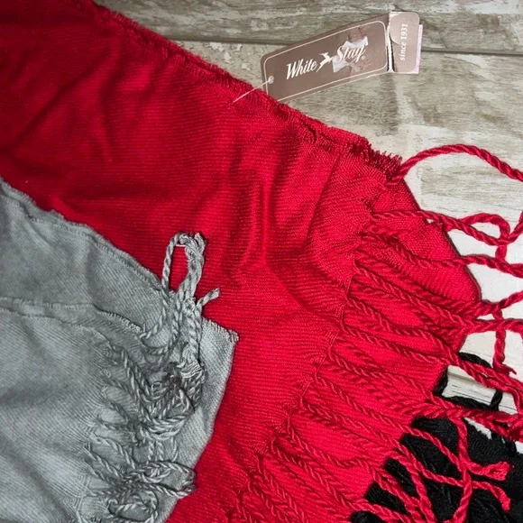 White Stag 3for1 Scarves - Picture 3 of 5